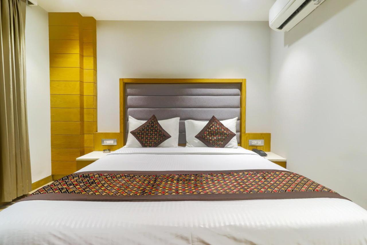 Hotel Bricks, Karol Bagh, New Delhi 외부 사진